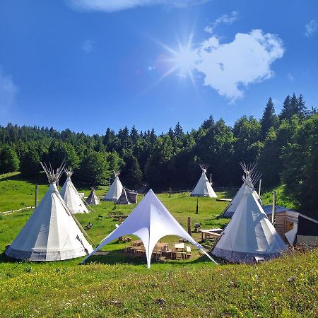 Village Tipi La Féclaz Buitenkant foto