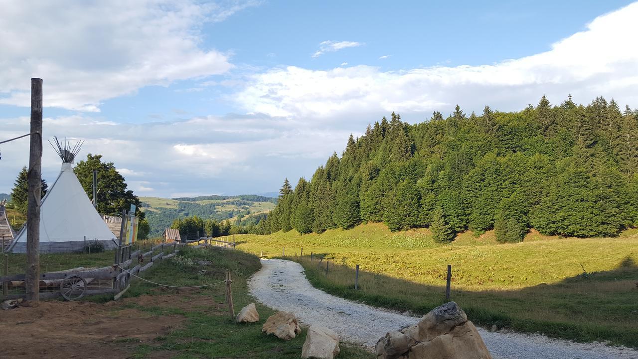 Village Tipi La Féclaz Buitenkant foto