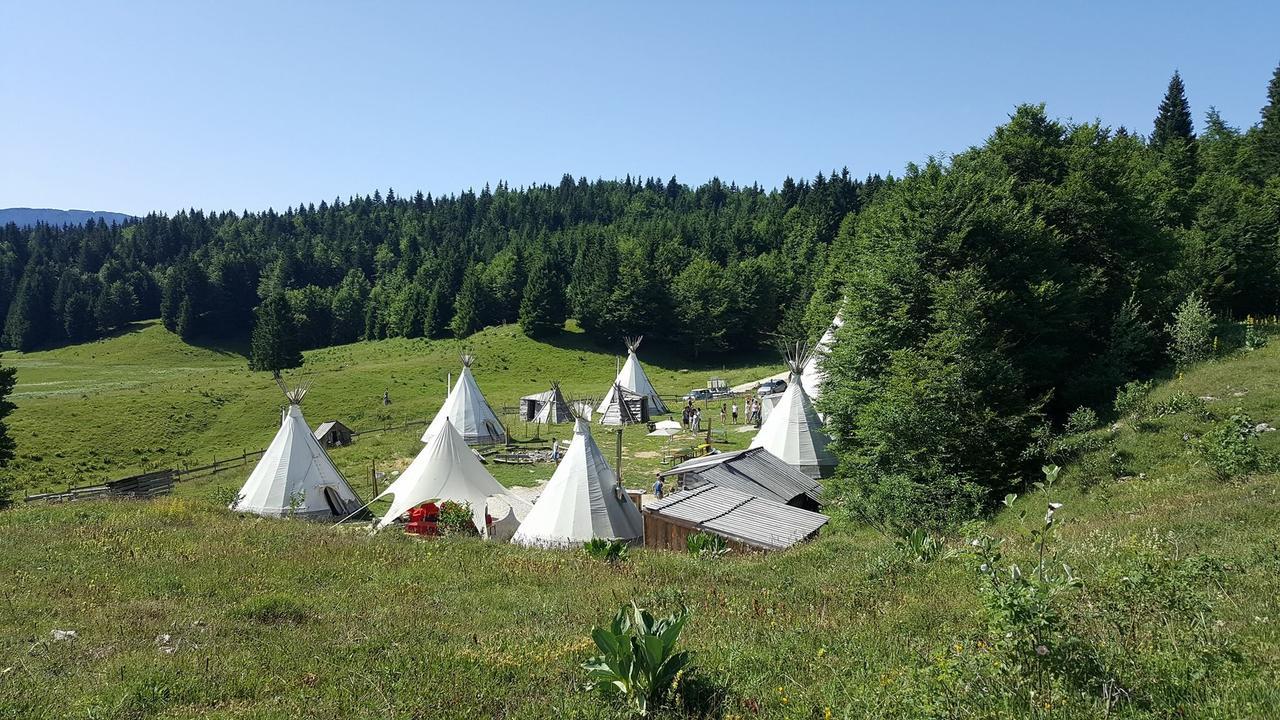 Village Tipi La Féclaz Buitenkant foto