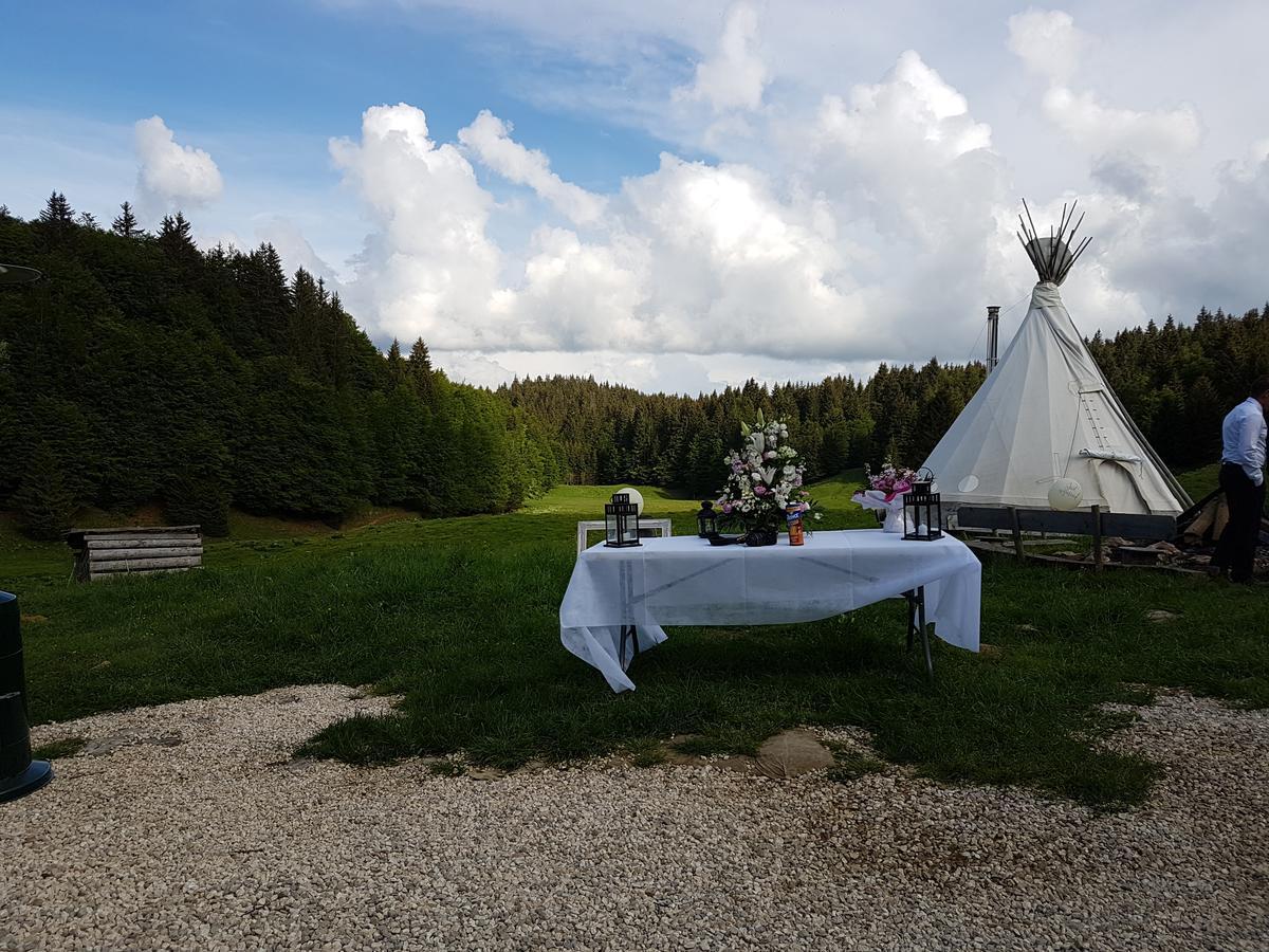 Village Tipi La Féclaz Buitenkant foto